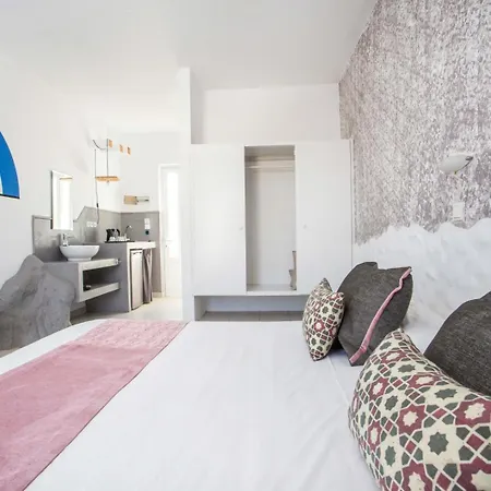 Azure Haven Aparthotel