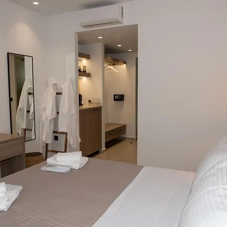 Azure Haven Hotel 2*