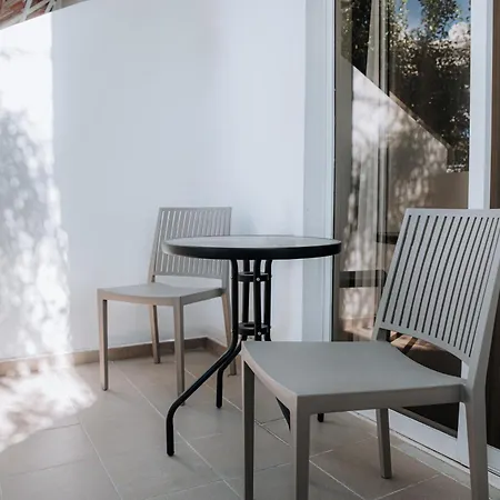 Azure Haven Aparthotel 2*