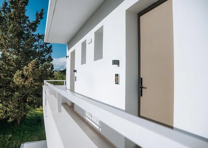 Szálloda Azure Haven 2*